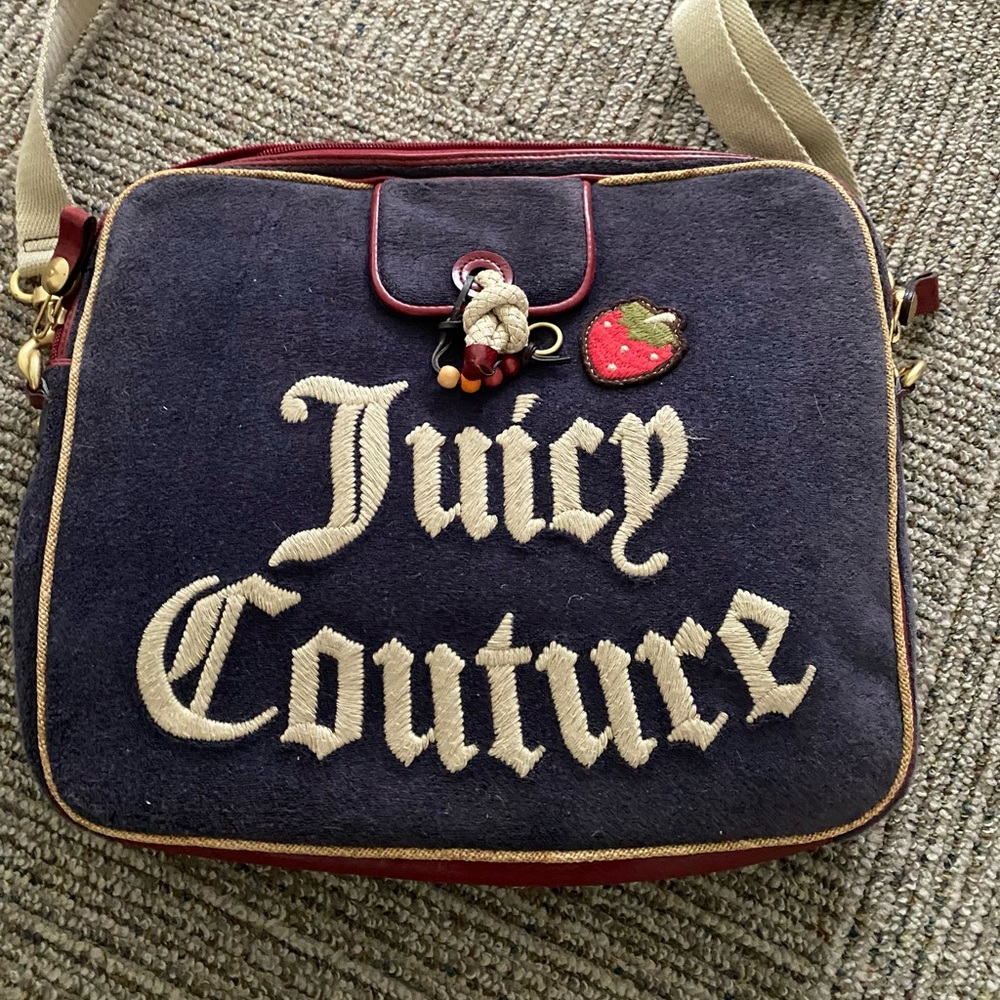 Juicy couture laptop bag! Great condition! No stains 😍 perfect for baddies 😍